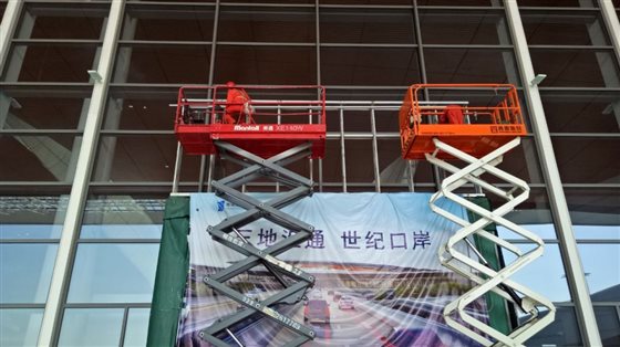 ▲不畏艱難，爭分奪秒趕工期